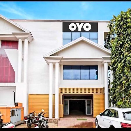 โอโย 26866 เมฆา รีสอร์ต Hotel จอร์ฮัต ภายนอก รูปภาพ