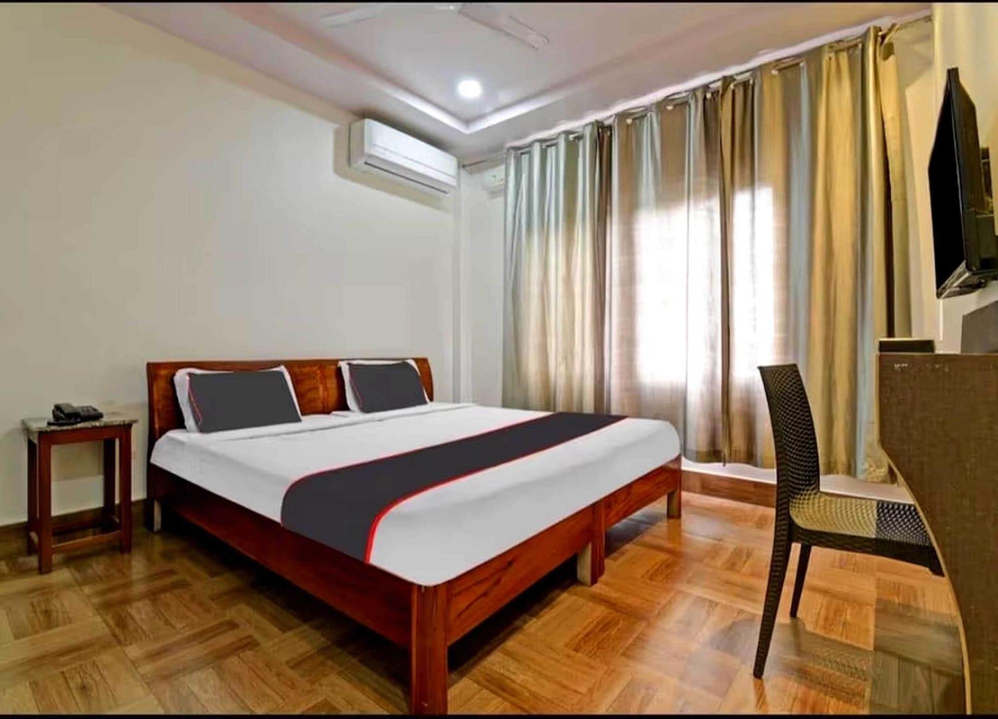 โอโย 26866 เมฆา รีสอร์ต Hotel จอร์ฮัต ภายนอก รูปภาพ