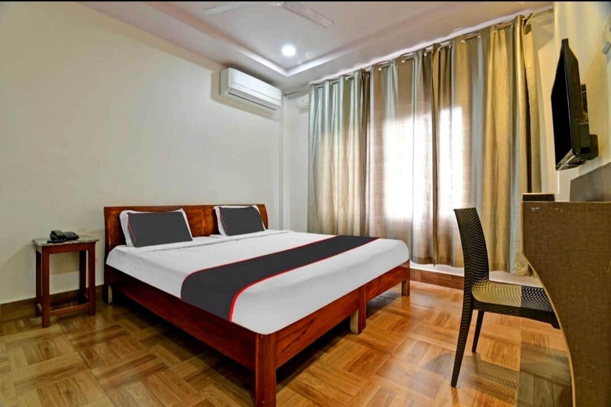 โอโย 26866 เมฆา รีสอร์ต Hotel จอร์ฮัต ภายนอก รูปภาพ