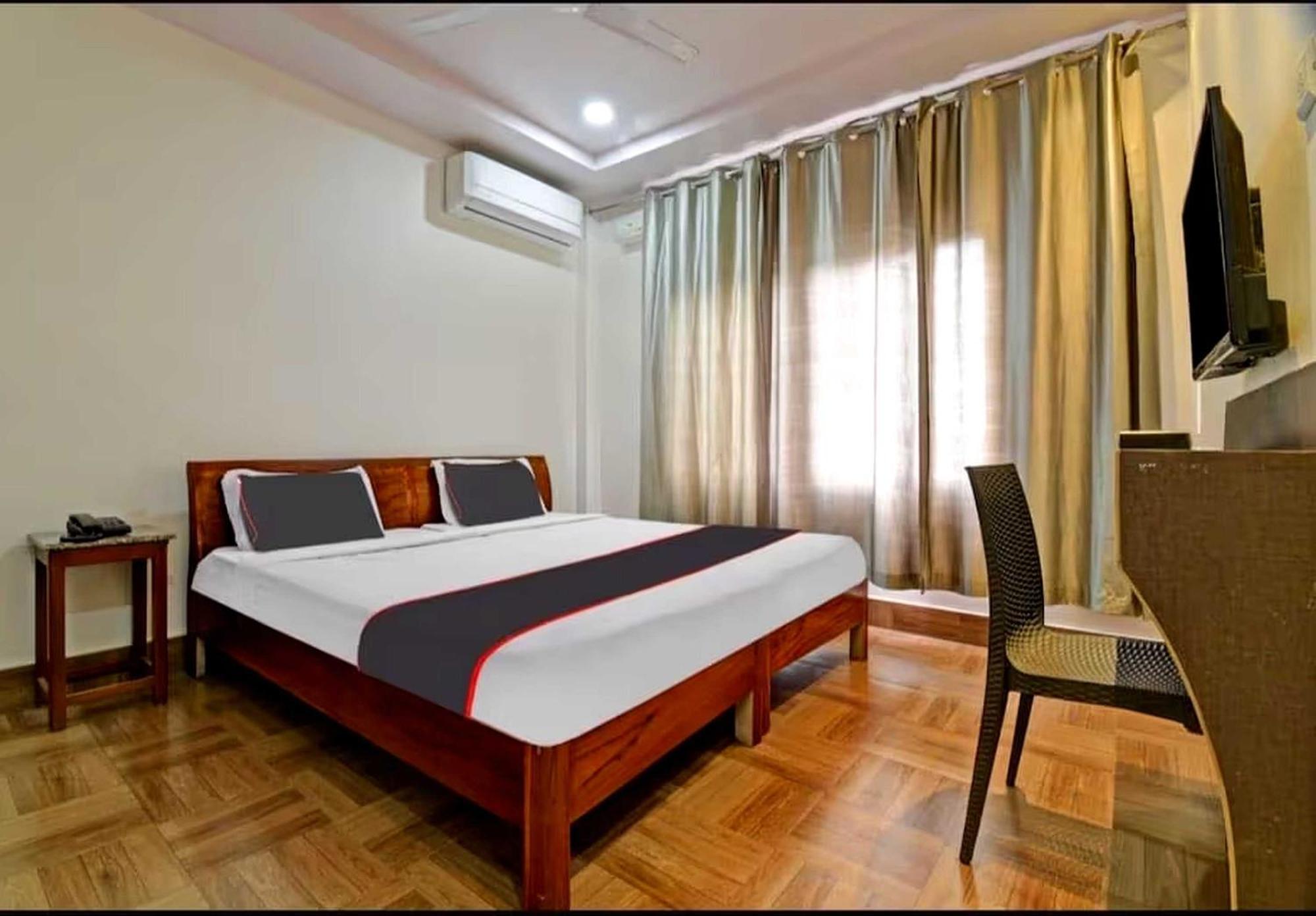 โอโย 26866 เมฆา รีสอร์ต Hotel จอร์ฮัต ภายนอก รูปภาพ